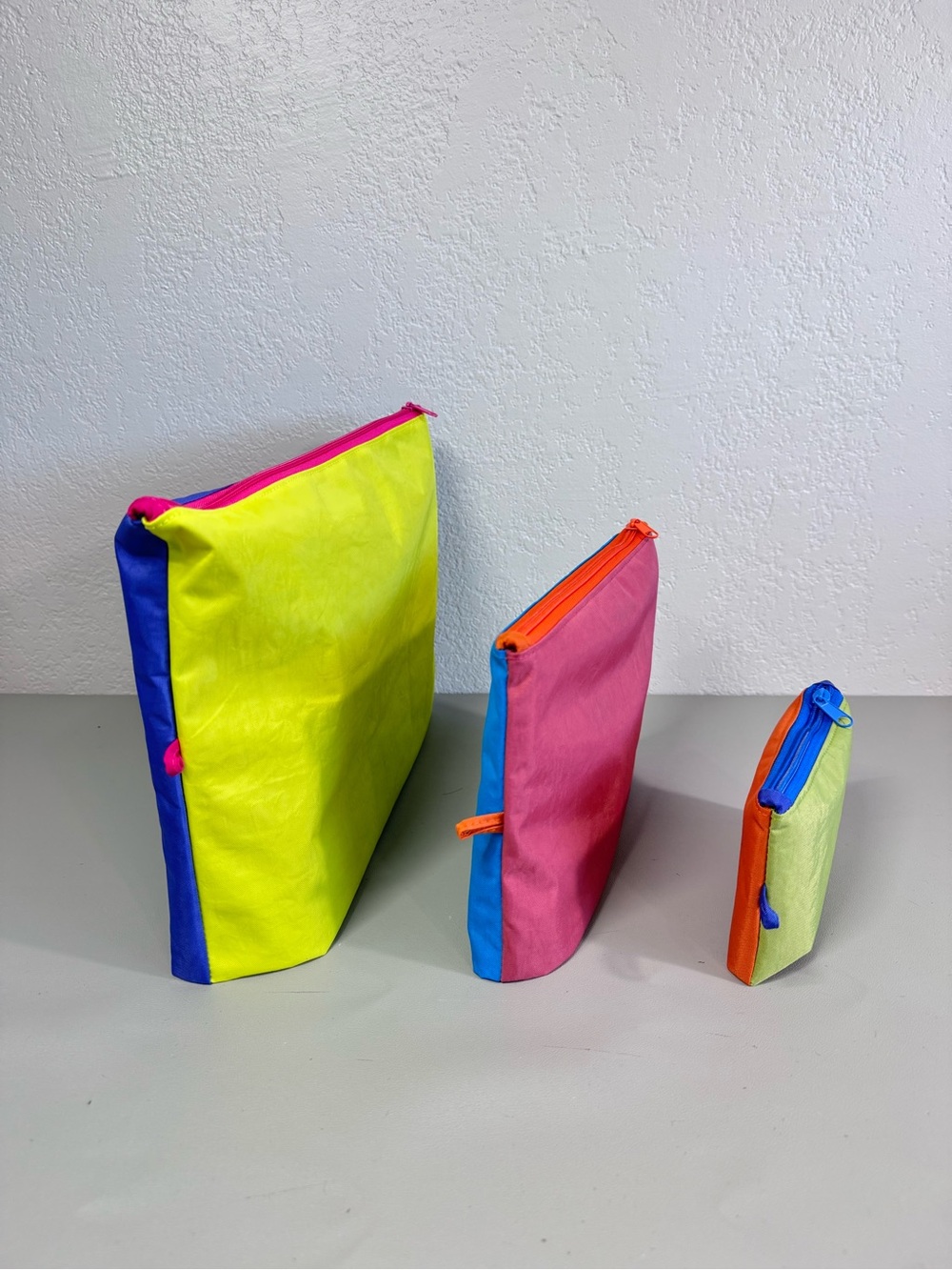 Handmade Water-Repellent Nylon Vacation Colorblock Go Pouch Solid Colored Set